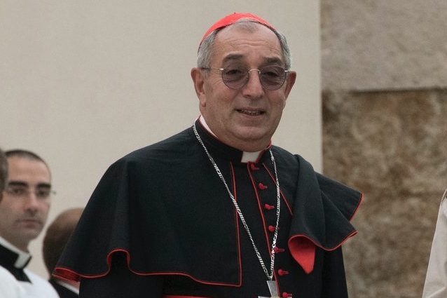 Il cardinale vicario Angelo De Donatis positivo al coronavirus: “Prego per i romani e i malati”