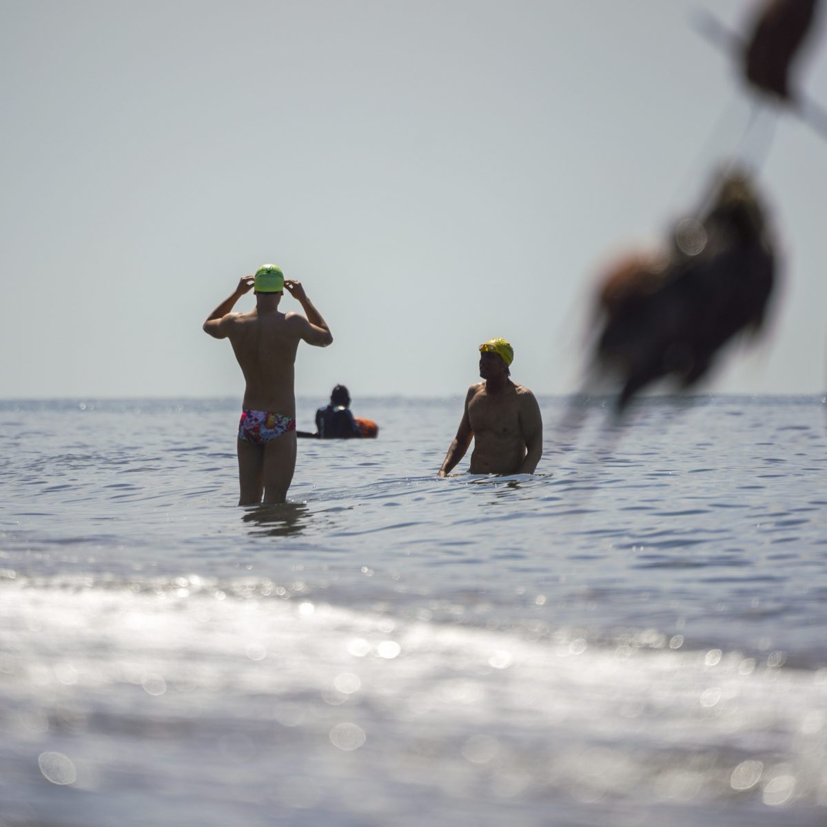Ladispoli Giovane Rischia Di Annegare In Mare Viene Salvato Ma Si Sente Male In Spiaggia