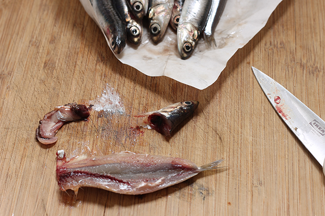 Acciughe ripiene fritte: la ricetta per preparare un ...