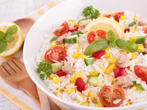 Insalata di riso: 5 alternative fresche e originali da provare