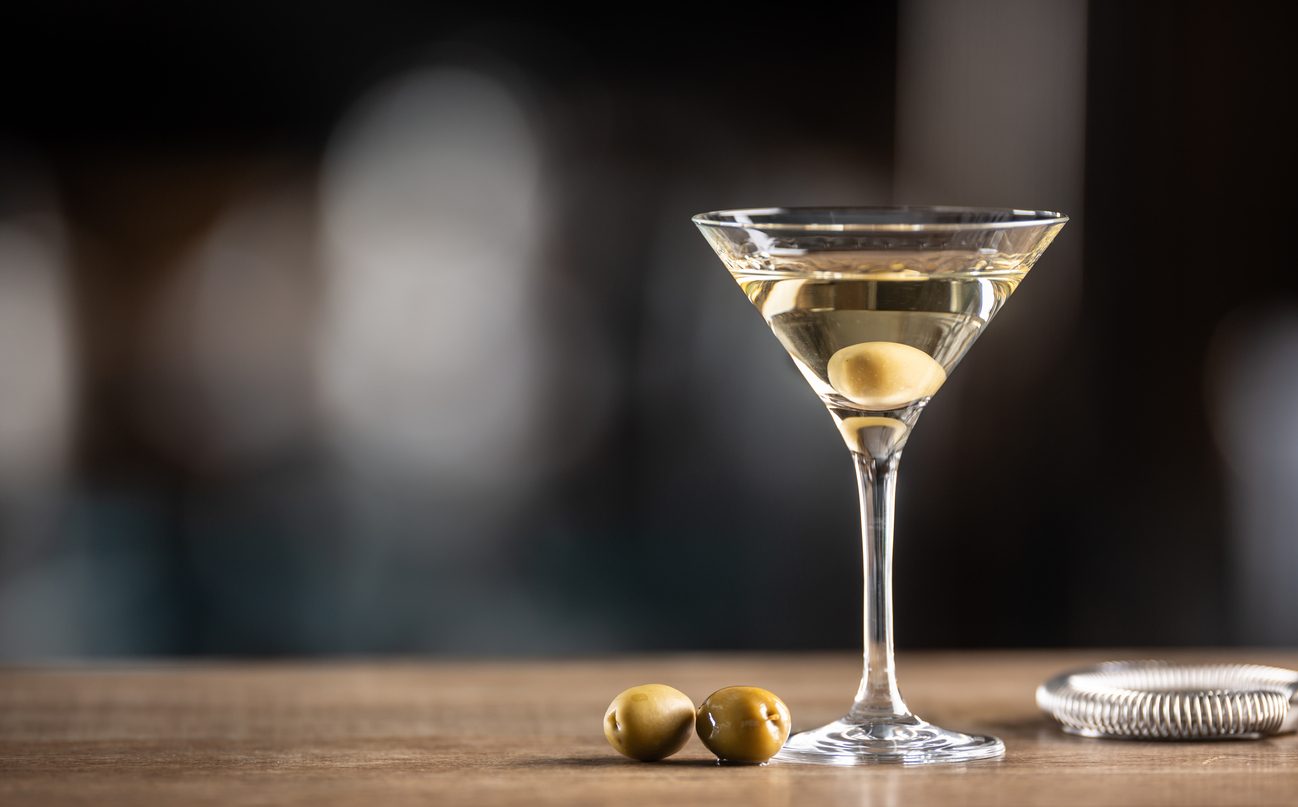 Tutto sul gin storia, come si fa, come si degusta Tutto sul gin storia, come si fa, come si degusta