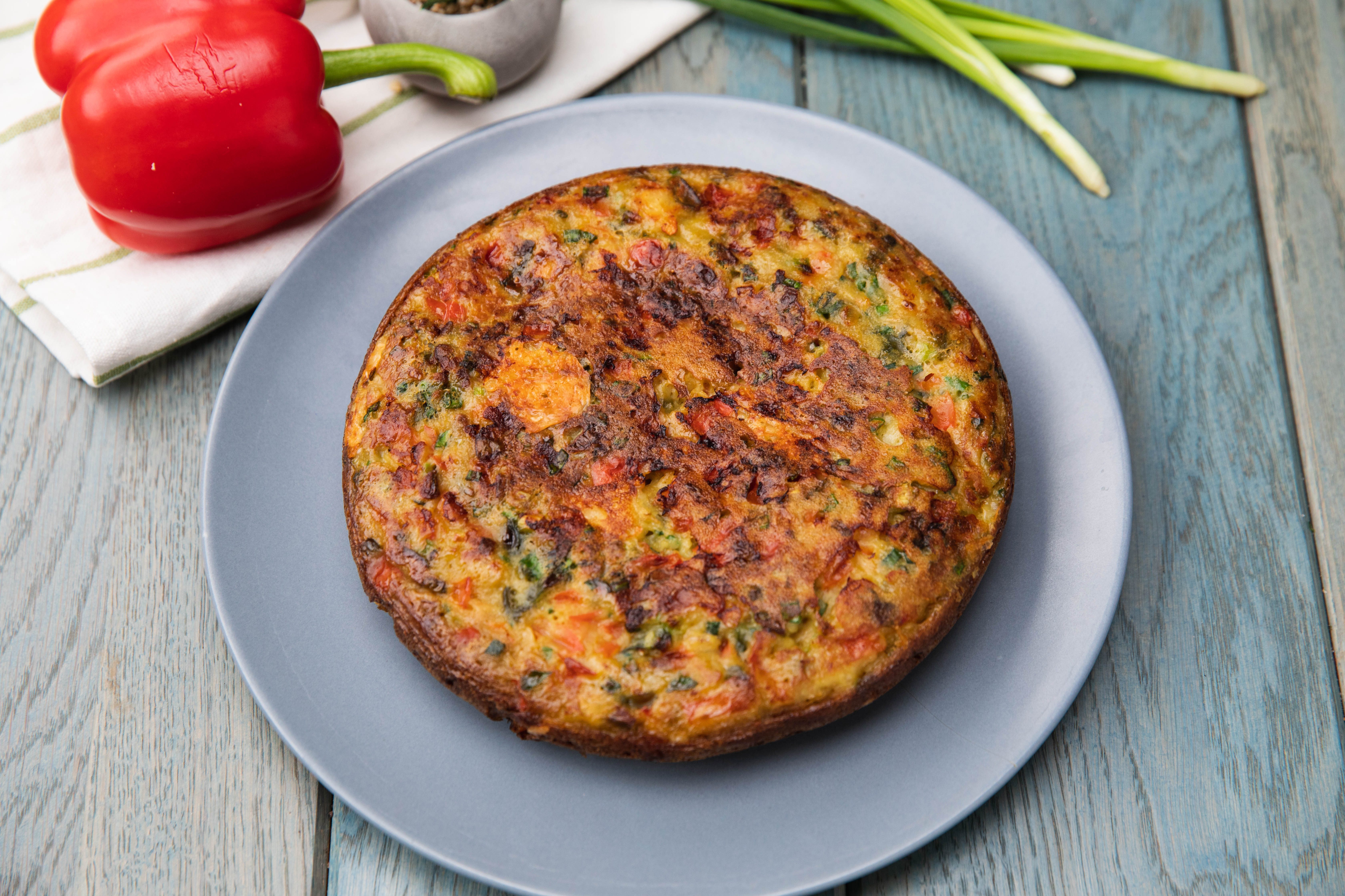 Frittata di verdure: la ricetta del secondo piatto sfizioso e colorato