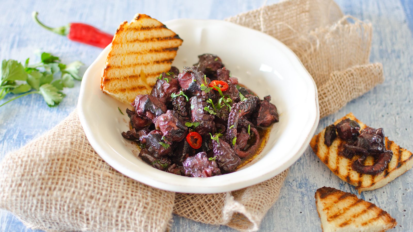 Polpo ubriaco: la ricetta del piatto livornese al vino rosso