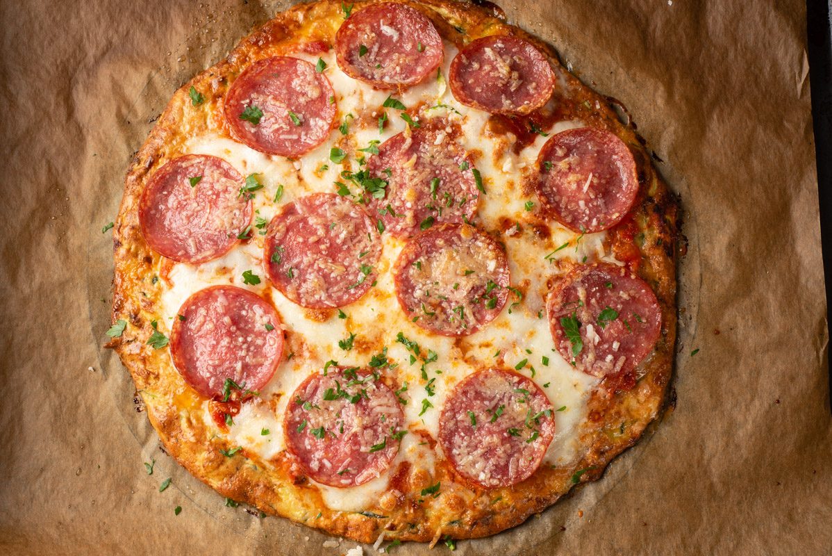 Pizza di zucchine: la ricetta della finta pizza golosa e leggera