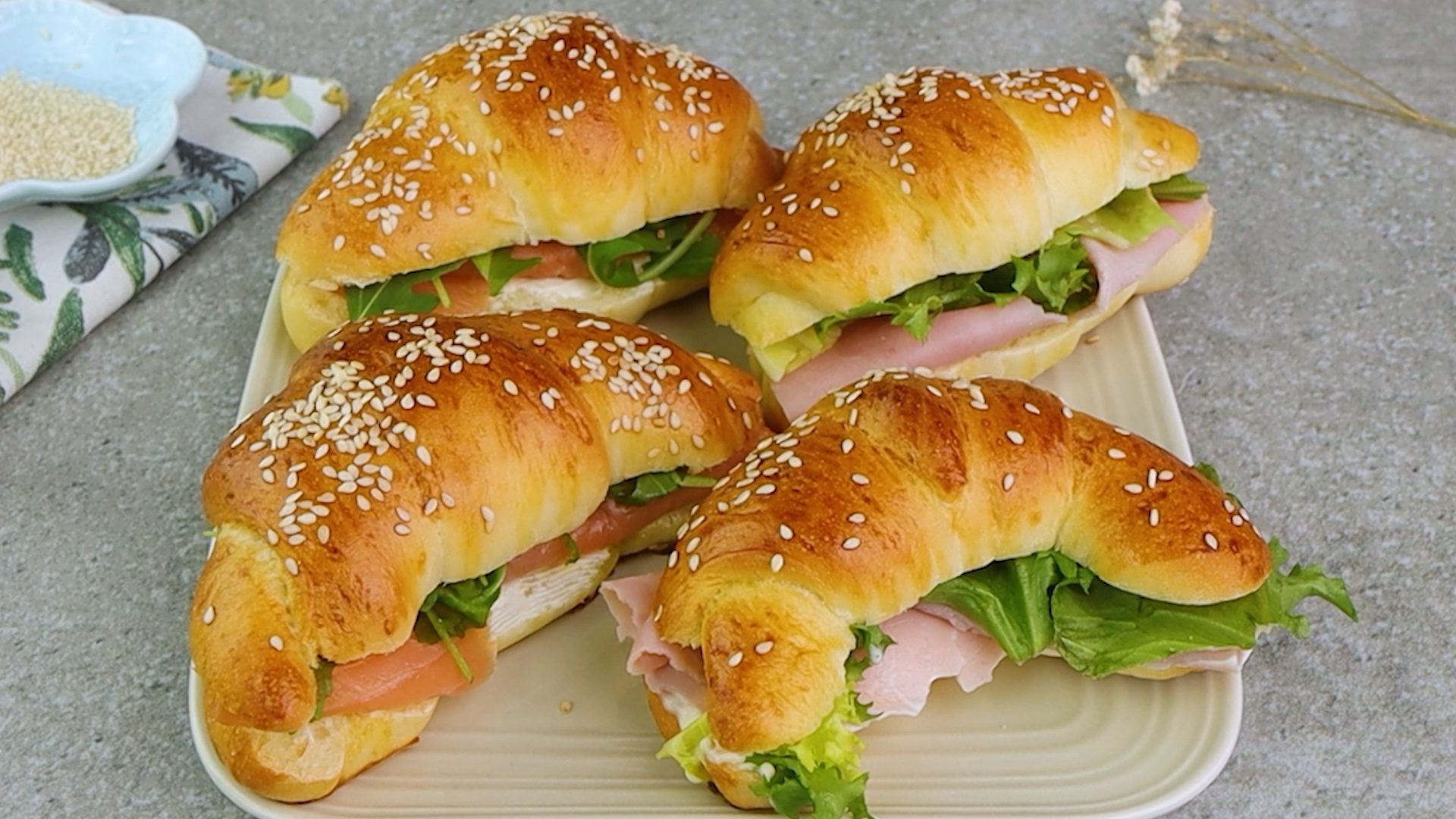 Cornetti salati: la ricetta dei rustici soffici per aperitivo o buffet