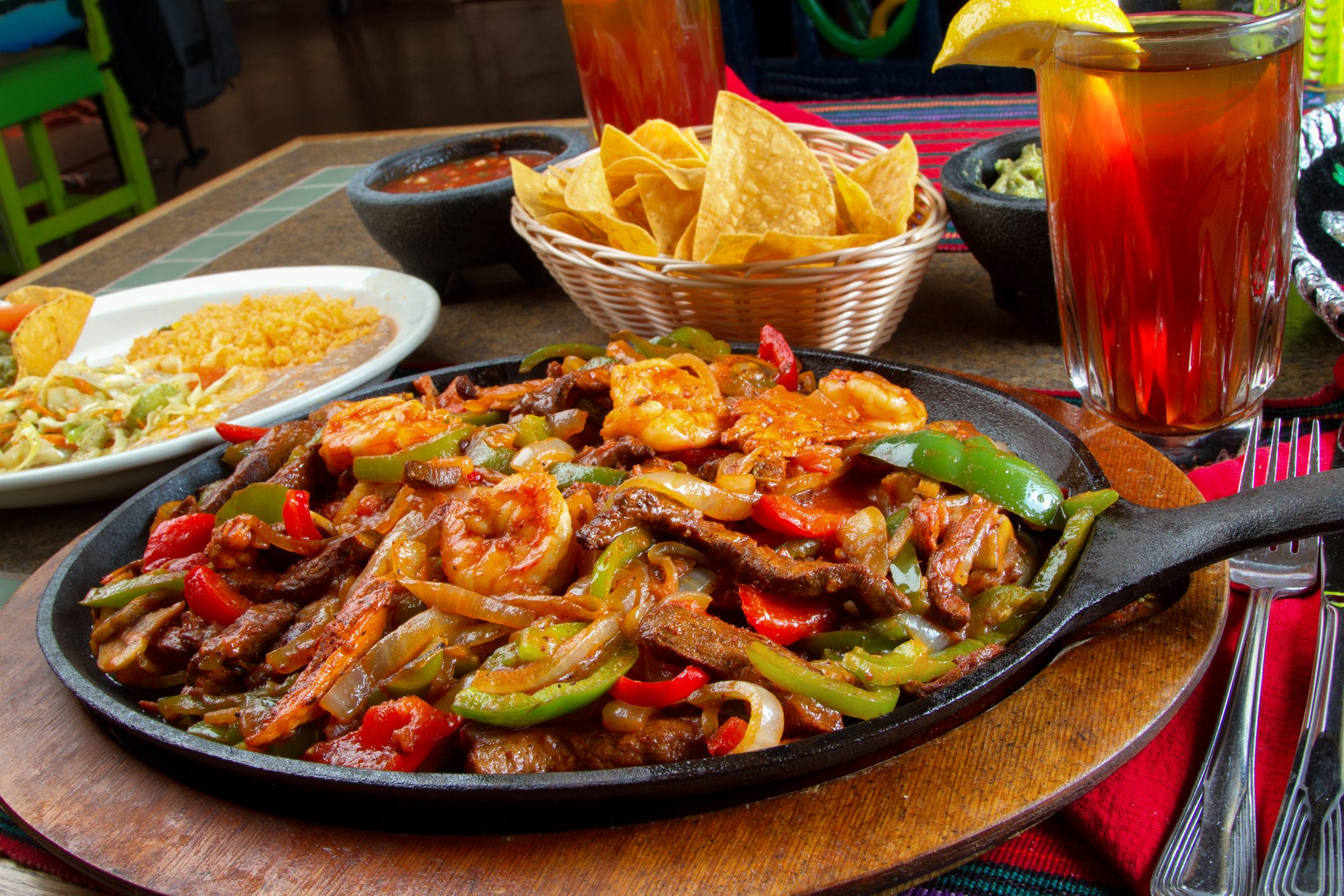 The Healthiest Restaurant Meals You Can Order If You re Trying To Lose 