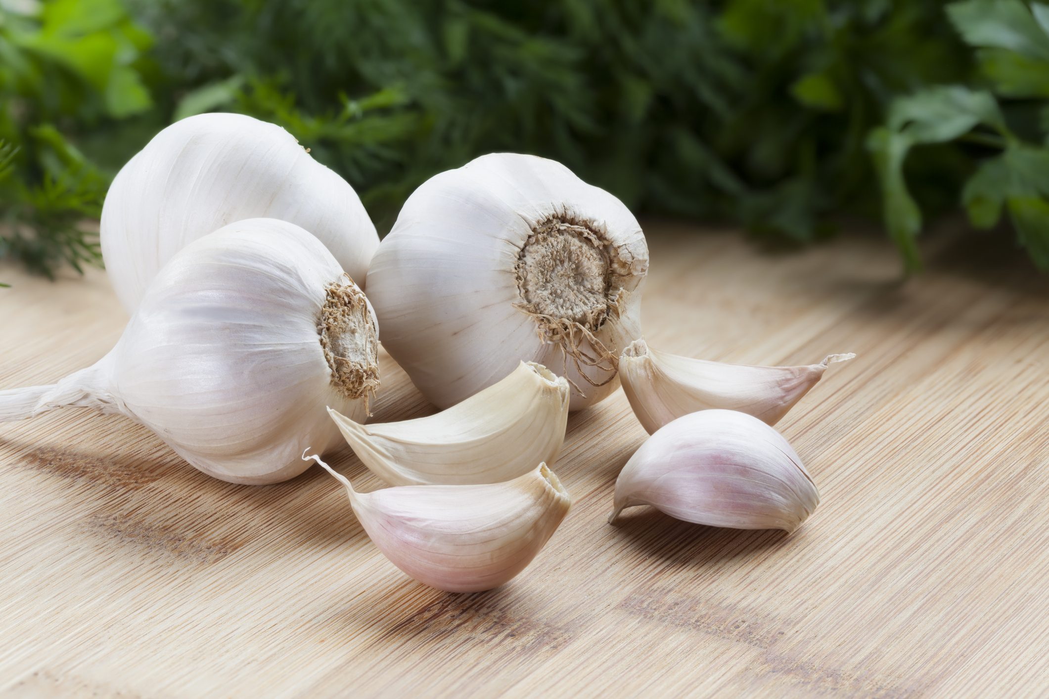 Eating raw garlic is good: here are all the benefits