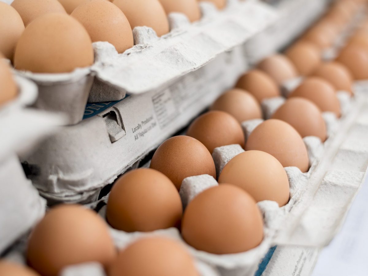 8 signs to figure out if your egg carton has gone bad