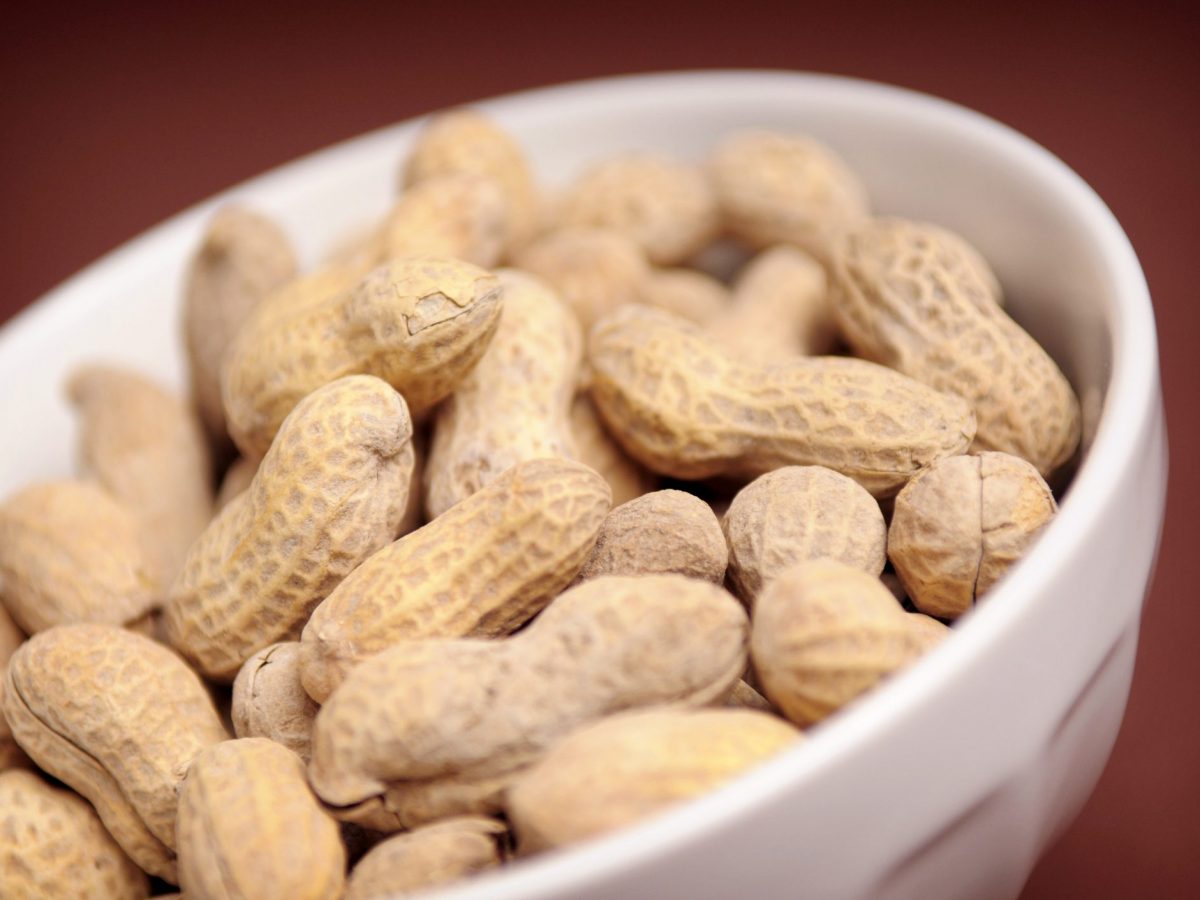 Benefits of Humble Peanuts and the Best Way to Eat Them