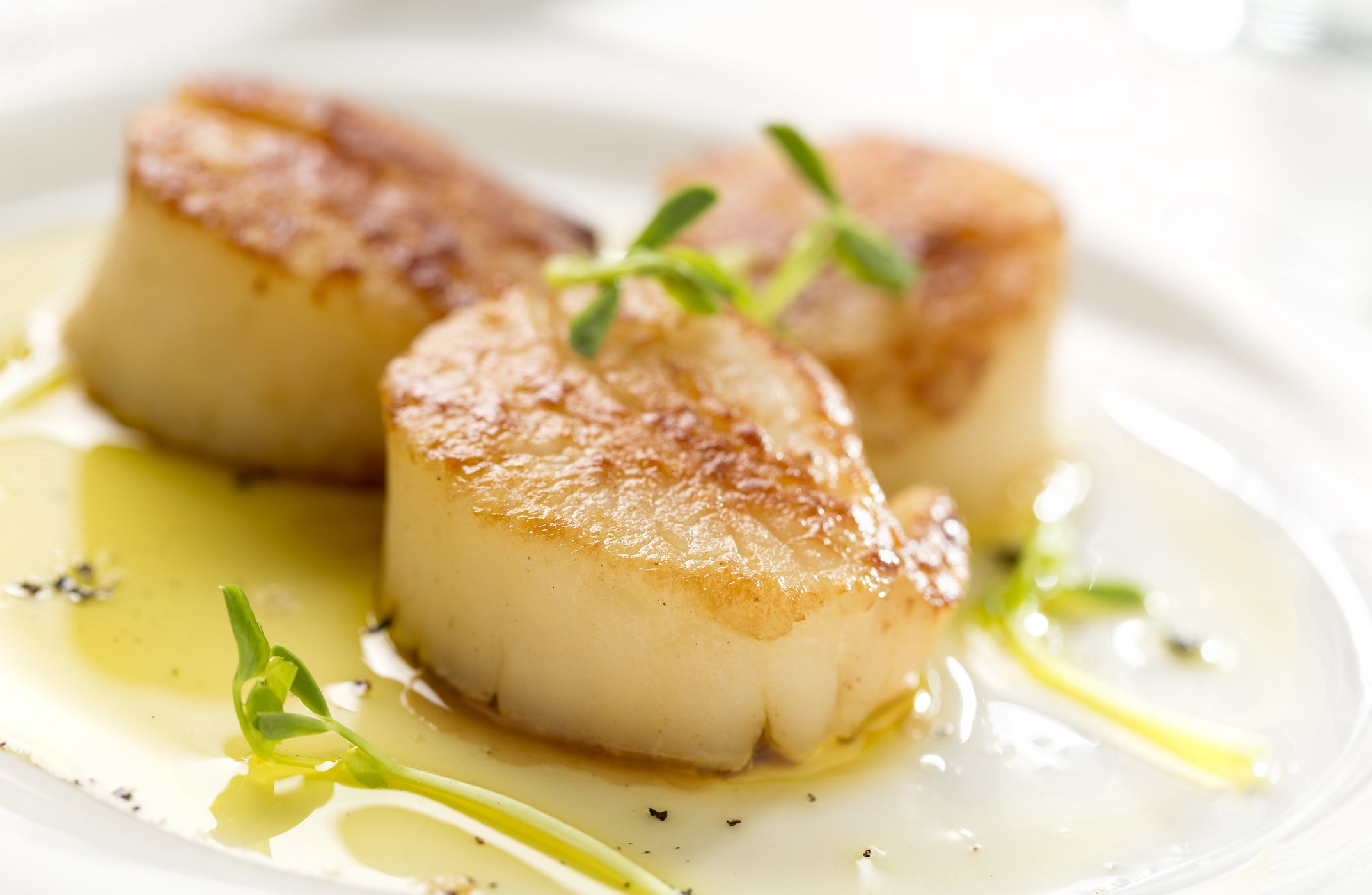 12 Impressive Health Benefits of Scallops