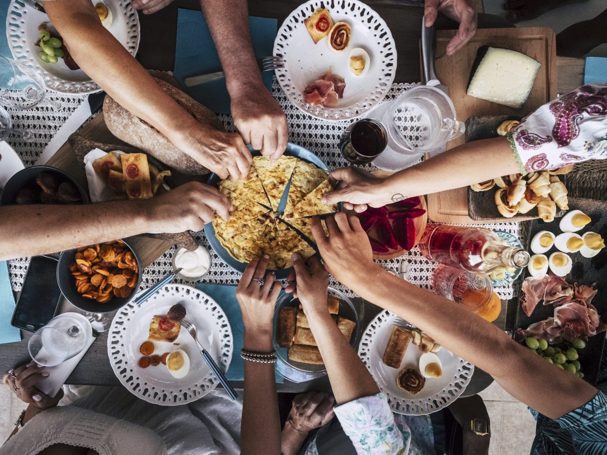 Food that people eat for dinner around the world