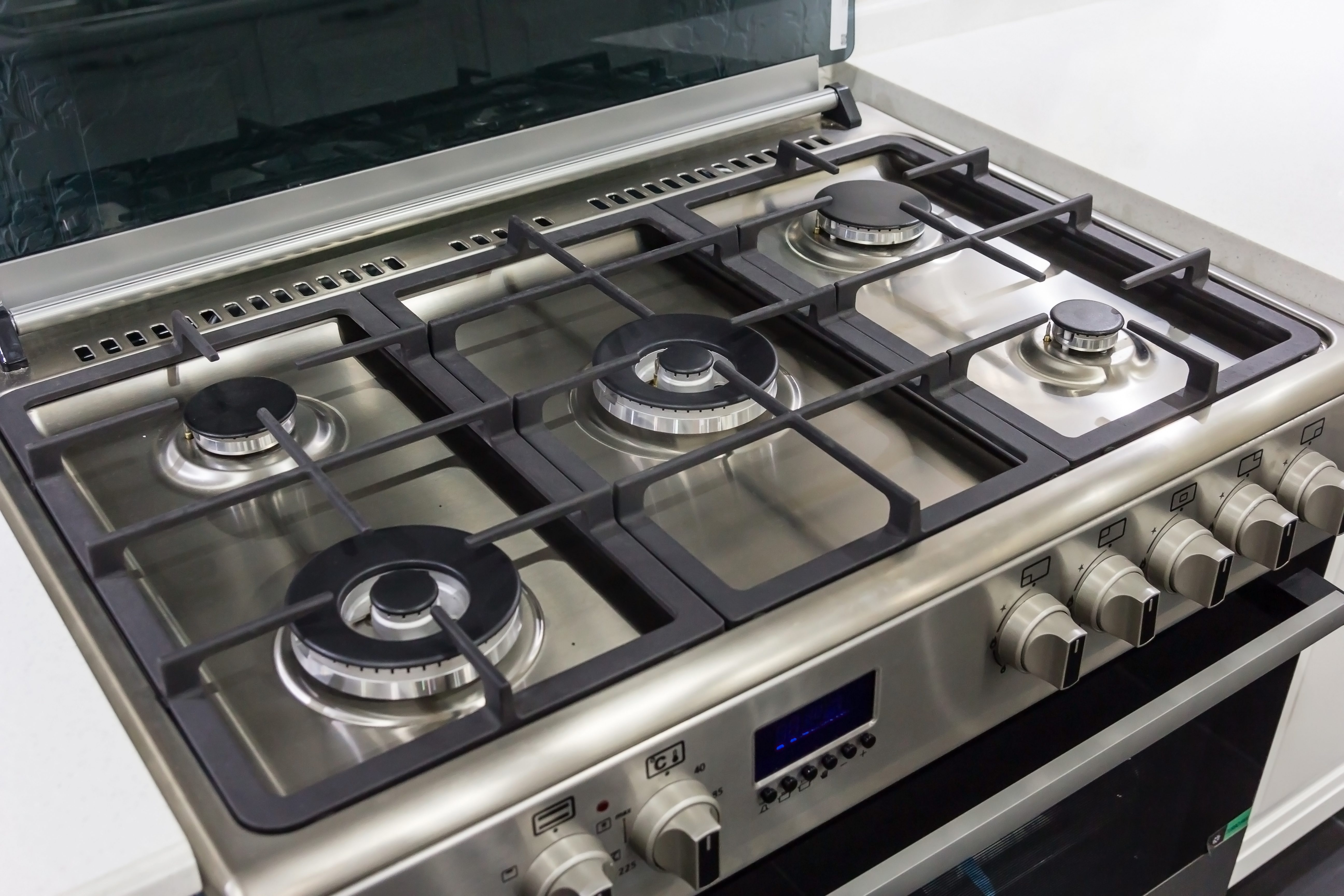 Always Take Pictures Of Your Stove Before Traveling. Here's Why