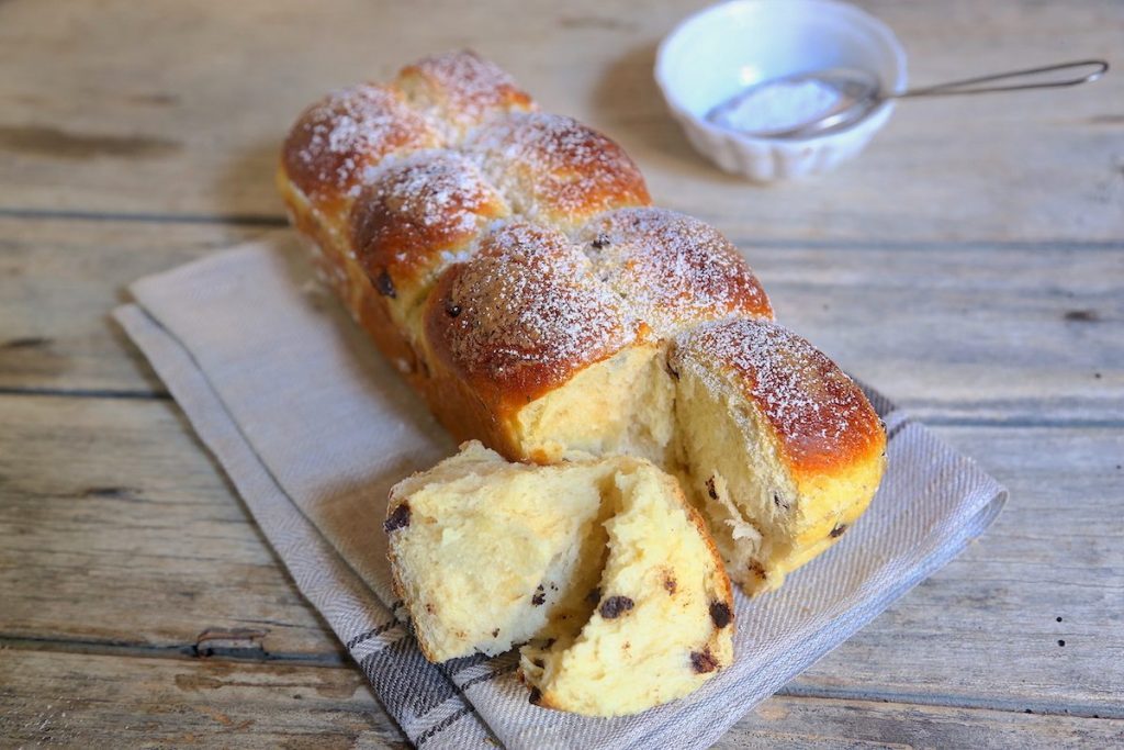Brioche bread with ricotta cheese and chocolate the recipe for a soft