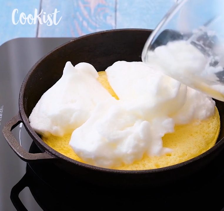 Soufflé omelette how to make it fluffy