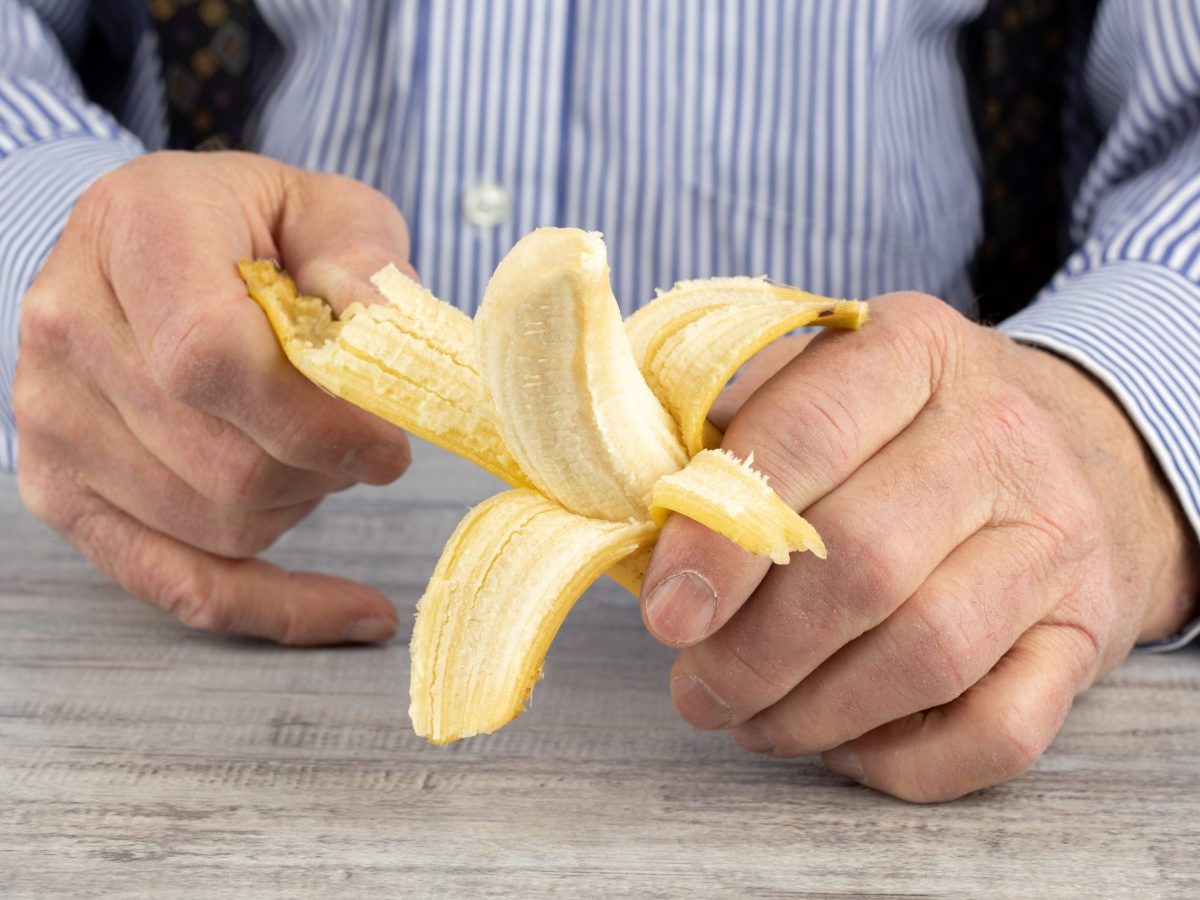 Stop Throwing Out Those Strings On Your Bananas! Here's Why