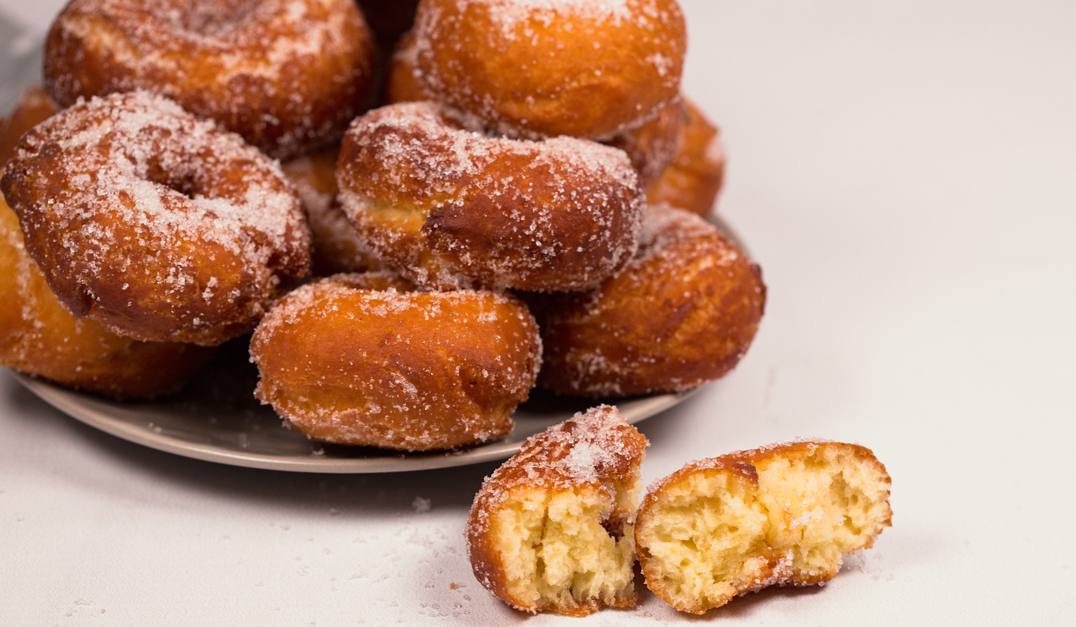 Rosquillas Crispy, Fluffy Spanish Doughnuts