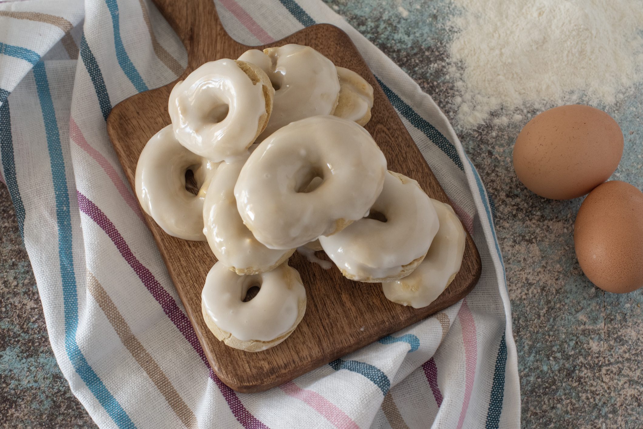 Sweet Taralli the recipe for typical Italian glazed cookies