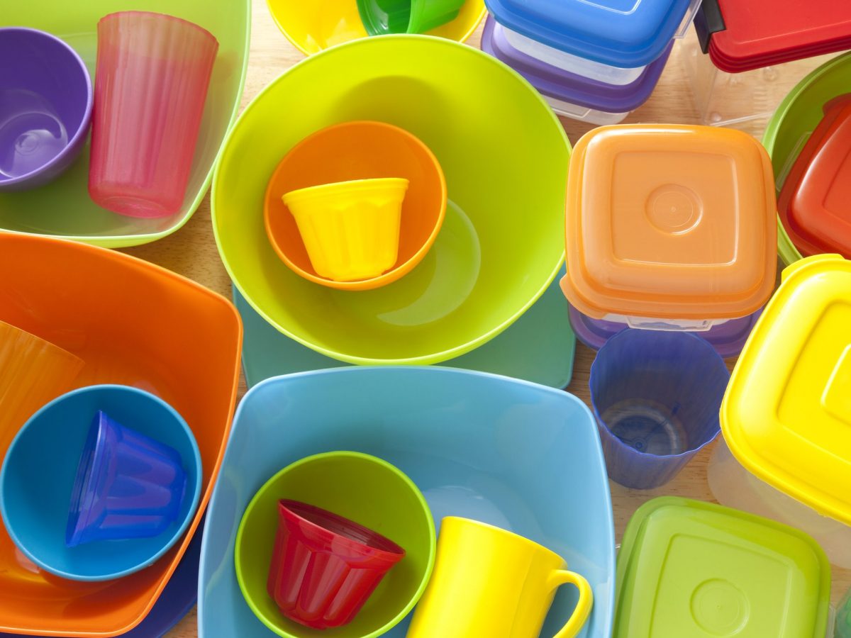 Simple Tricks That Can Help Rid Your Tupperware Of Stubborn Odors