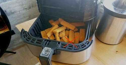 Here Are The 5 Most Common Air Fryer Mistakes You May Be Making Here Are The 5 Most Common Air Fryer Mistakes You May Be Making