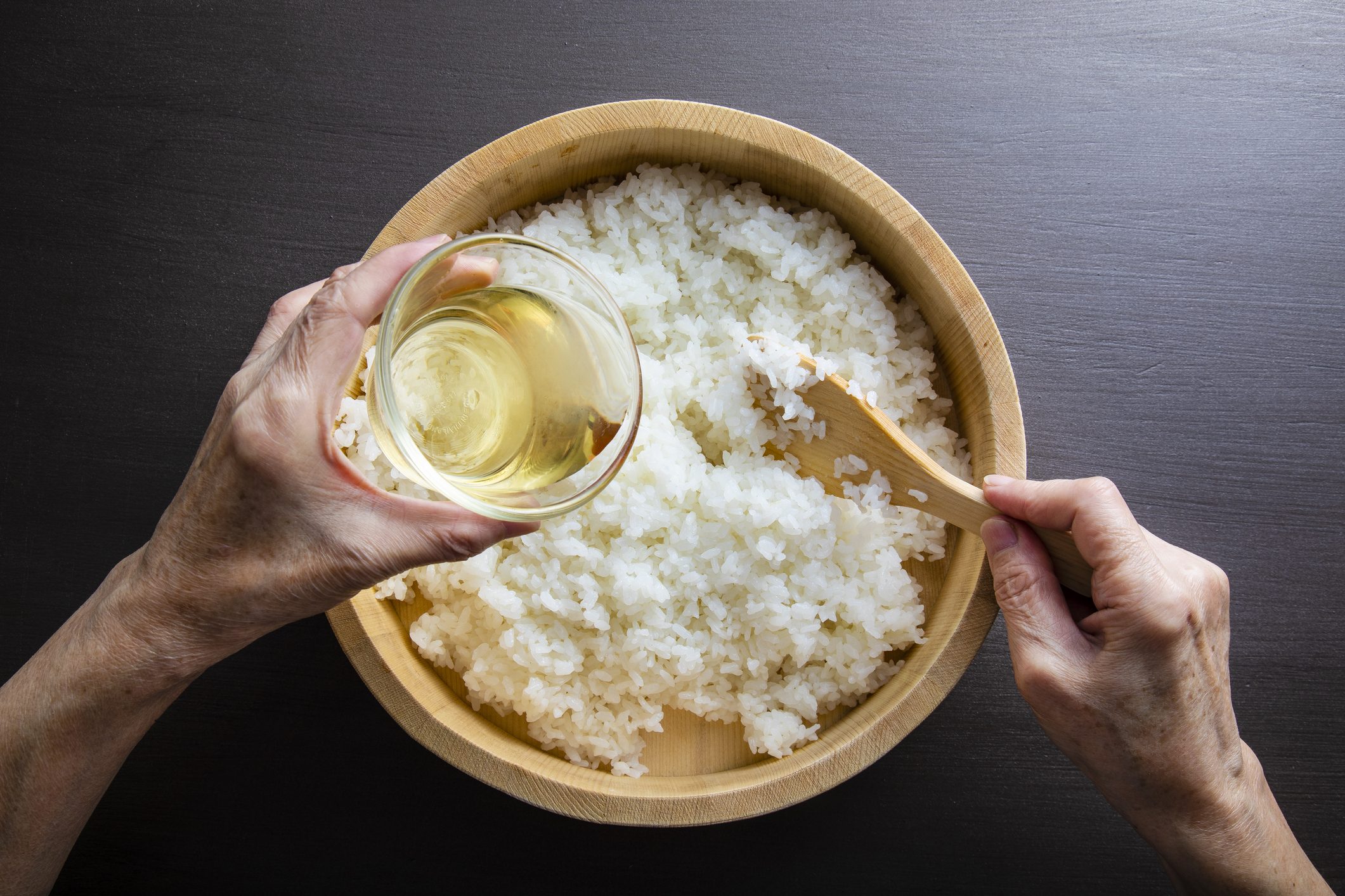 6 Rice Vinegar Substitutes to Use in Your Cooking