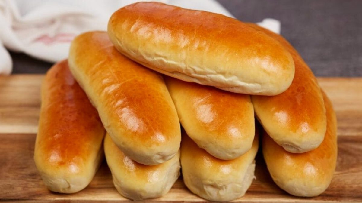 Hot Dog Buns: the fluffy, versatile bread recipe perfect for your next party-image