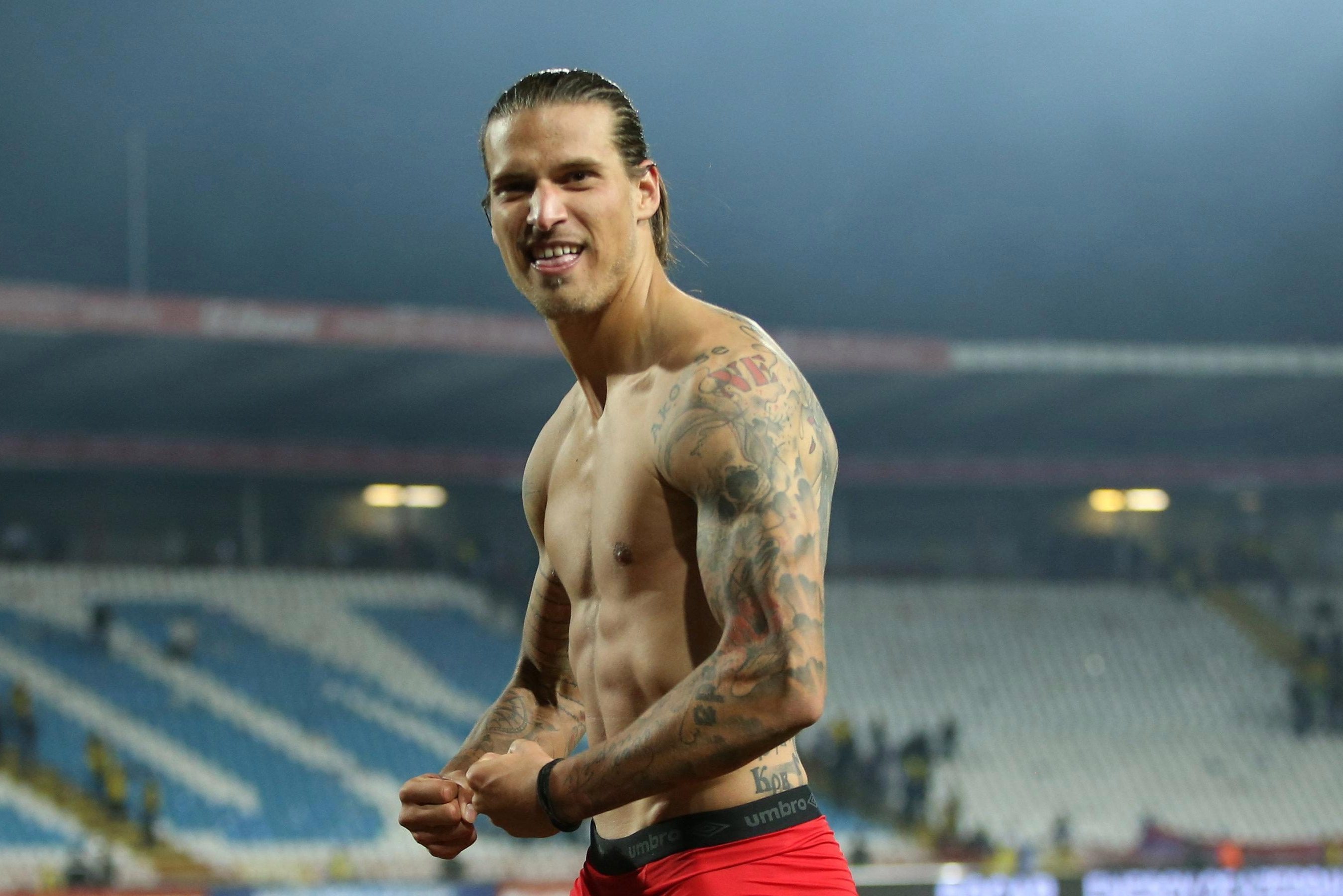 Serbia, Prijovic (ex Parma) vìola l'isolamento tre mesi di reclusione