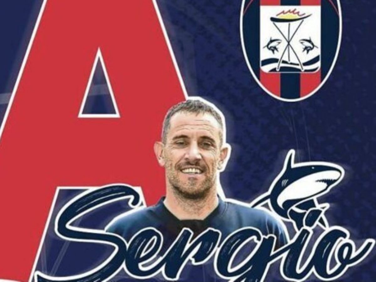 Il Crotone Dedica La Promozione In A A Sergio Mascheroni Il Preparatore Morto In Un Incidente
