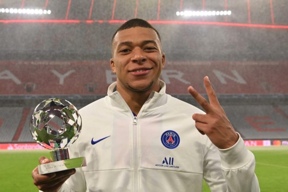 Kylian Mbappé è già oggi il più forte calciatore del mondo, a 22 anni Kylian Mbappé è già oggi il più forte calciatore del mondo, a 22 anni