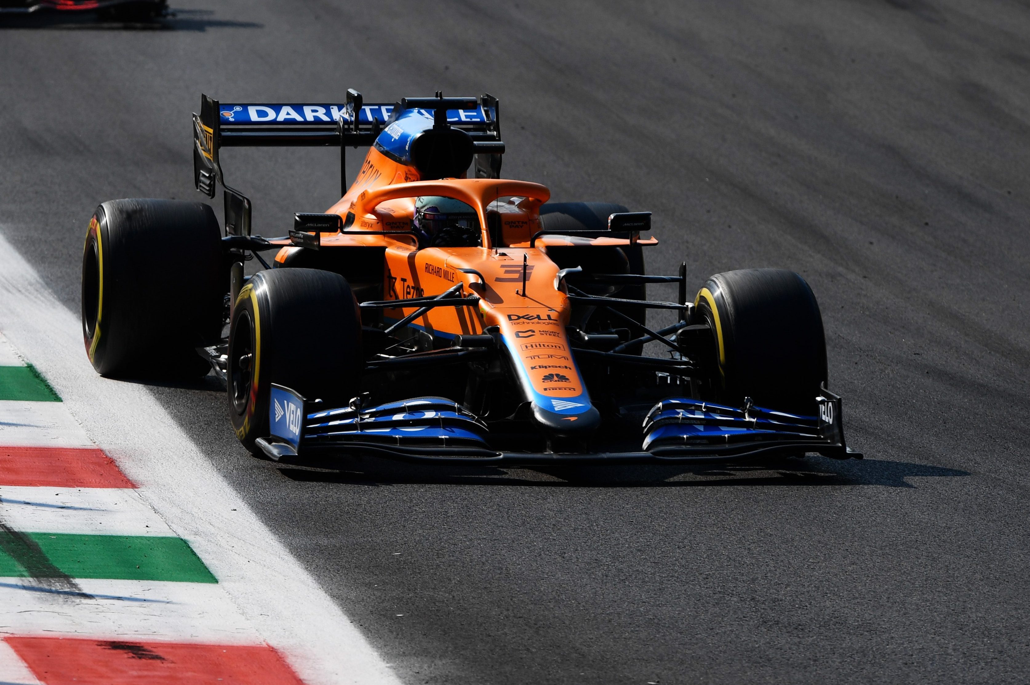 Ricciardo vince a Monza, la McLaren fa doppietta e trionfa in F1 dopo 9 anni. Leclerc 4°