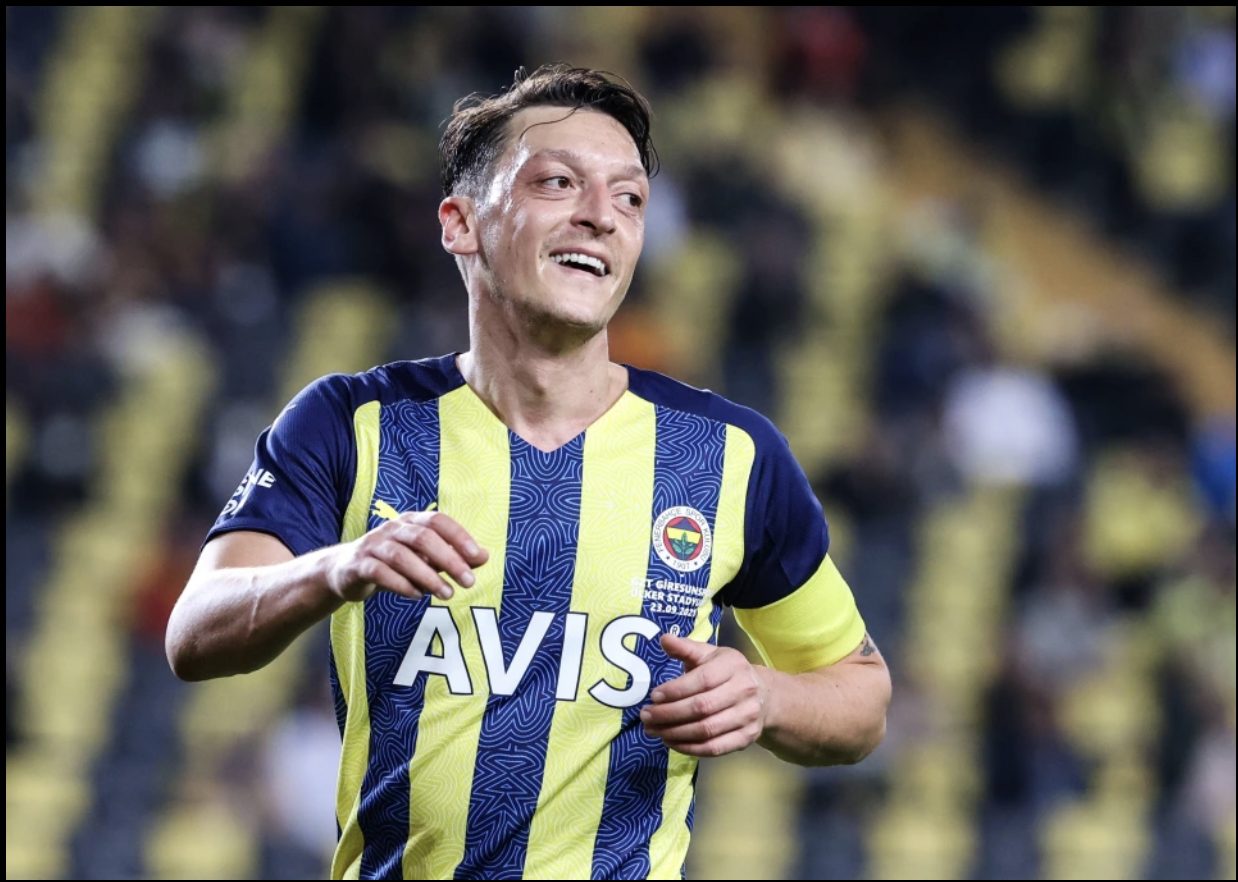 zil will einen eigenen Verein und studiert als Präsident, Mesut denkt über die Zukunft abseits des Platzes nach
