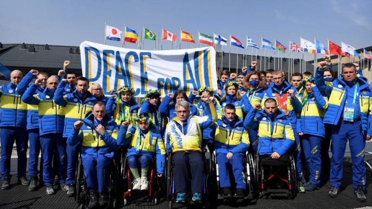 La delegazione dell’Ucraina alle Paralimpiadi di Pechino 2022, in gara nonostante la forte preoccupazione per quanto sta accadendo nel Paese.