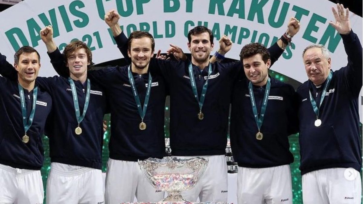La squadra russa in occasione della vittoria della Coppa Davis
