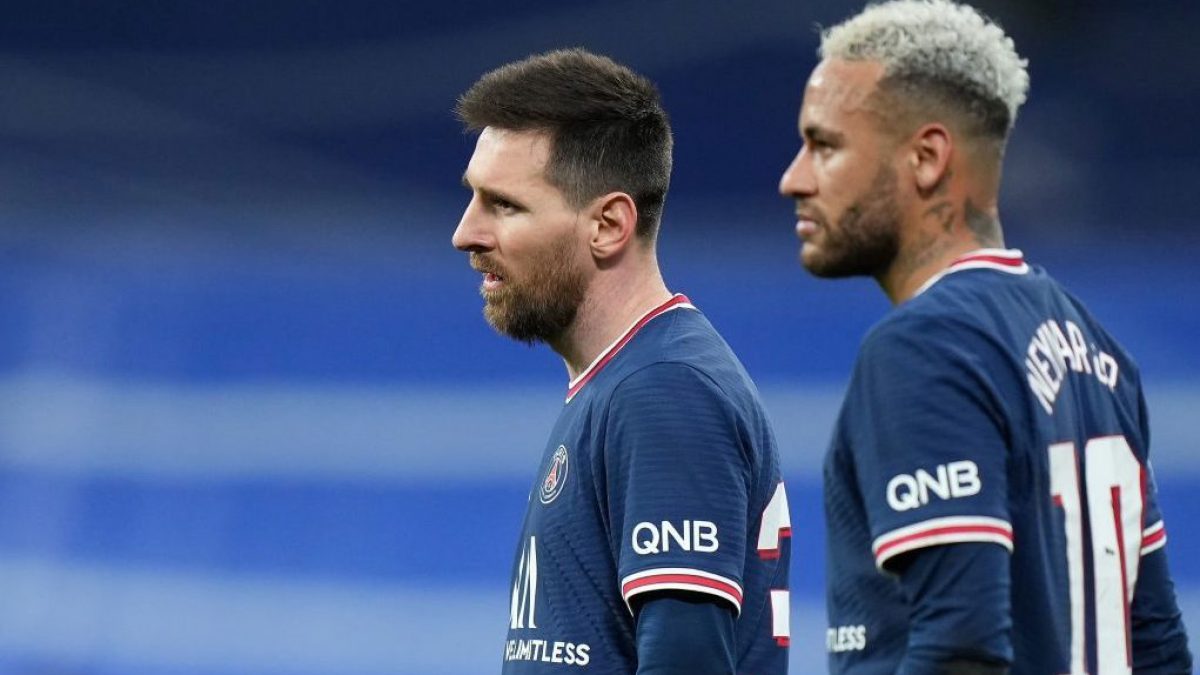 Messi e Neymar le due stelle del Psg finite nel mirino della contestazione dei tifosi per il rendimento altalenante.