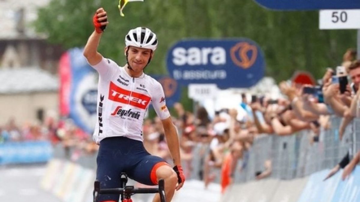 Ciccone, nervi saldi e muscoli d'acciaio al Giro d'Italia: solo sul  traguardo di Cogne