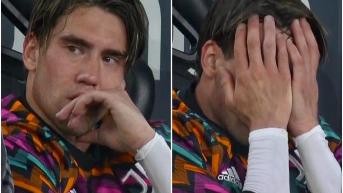 La rabbia e la frustrazione di Dusan Vlahovic subito dopo il cambio effettuato da Allegri: contro il Genoa il serbo non ha segnato per la terza gara consecutiva.