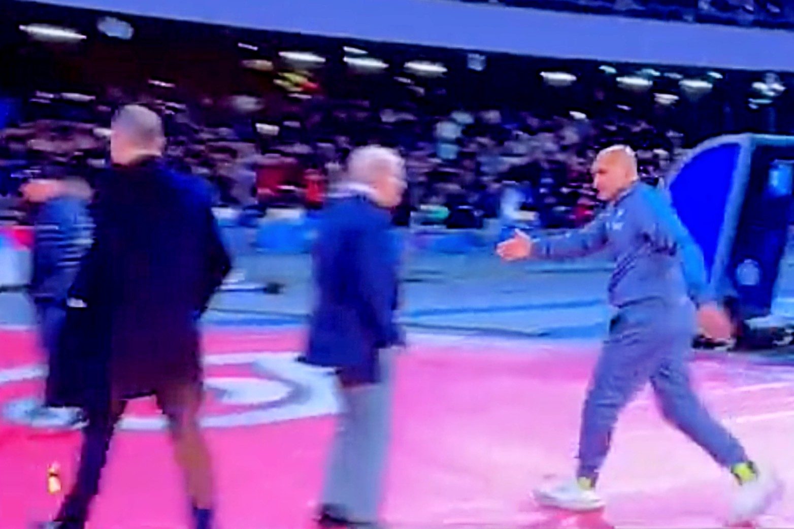 Allegri runs into the tunnel at the final whistle, Spalletti notices and chases him: he doesn't fit - The Nation View