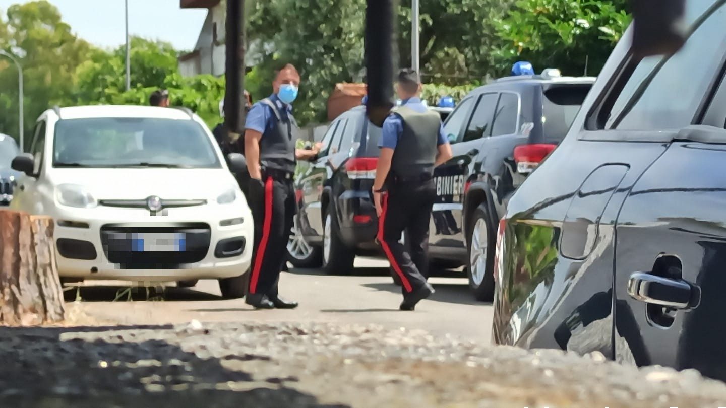 Ardea, spara a un anziano e due bambini in strada: morto l'uomo ed entrambi i piccoli - Vimarsana News