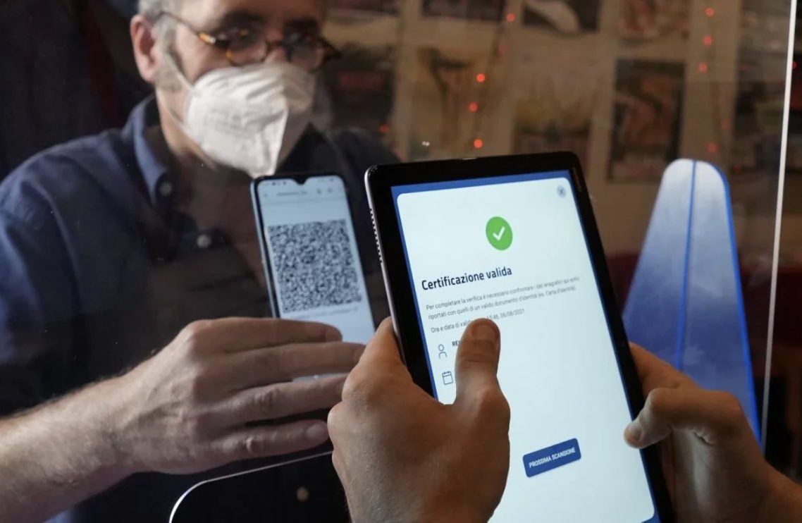 Green Pass falsi stampati a 5 euro in farmacia: la scoperta dei carabinieri - Vimarsana News