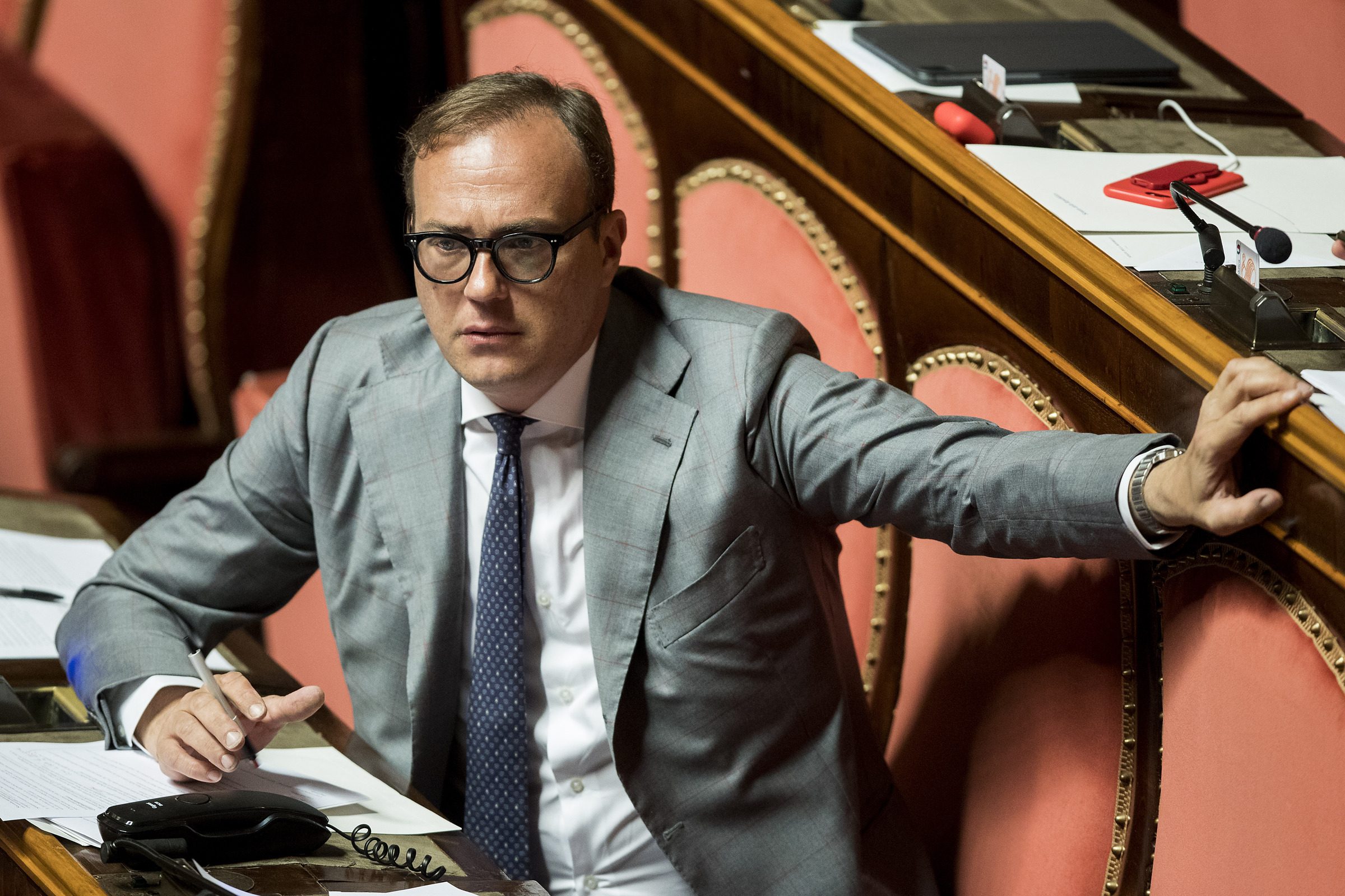 Droga dello stupro, nelle carte il nome di Cerno: Non c'entro, il mio Droga dello stupro, nelle carte il nome di Cerno: Non c'entro, il mio