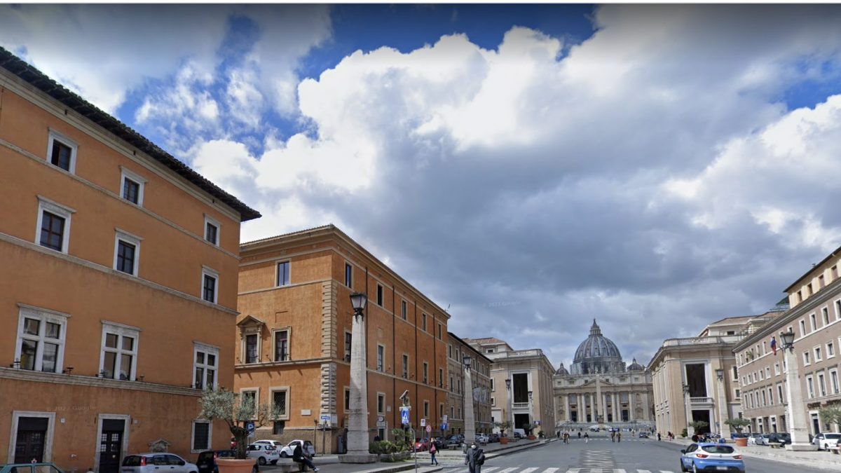 Palazzo della Rovere è il primo a sinistra