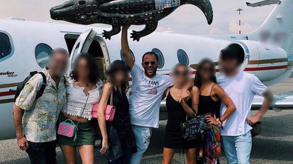 Alberto Genovese con alcuni amici (foto Facebook)