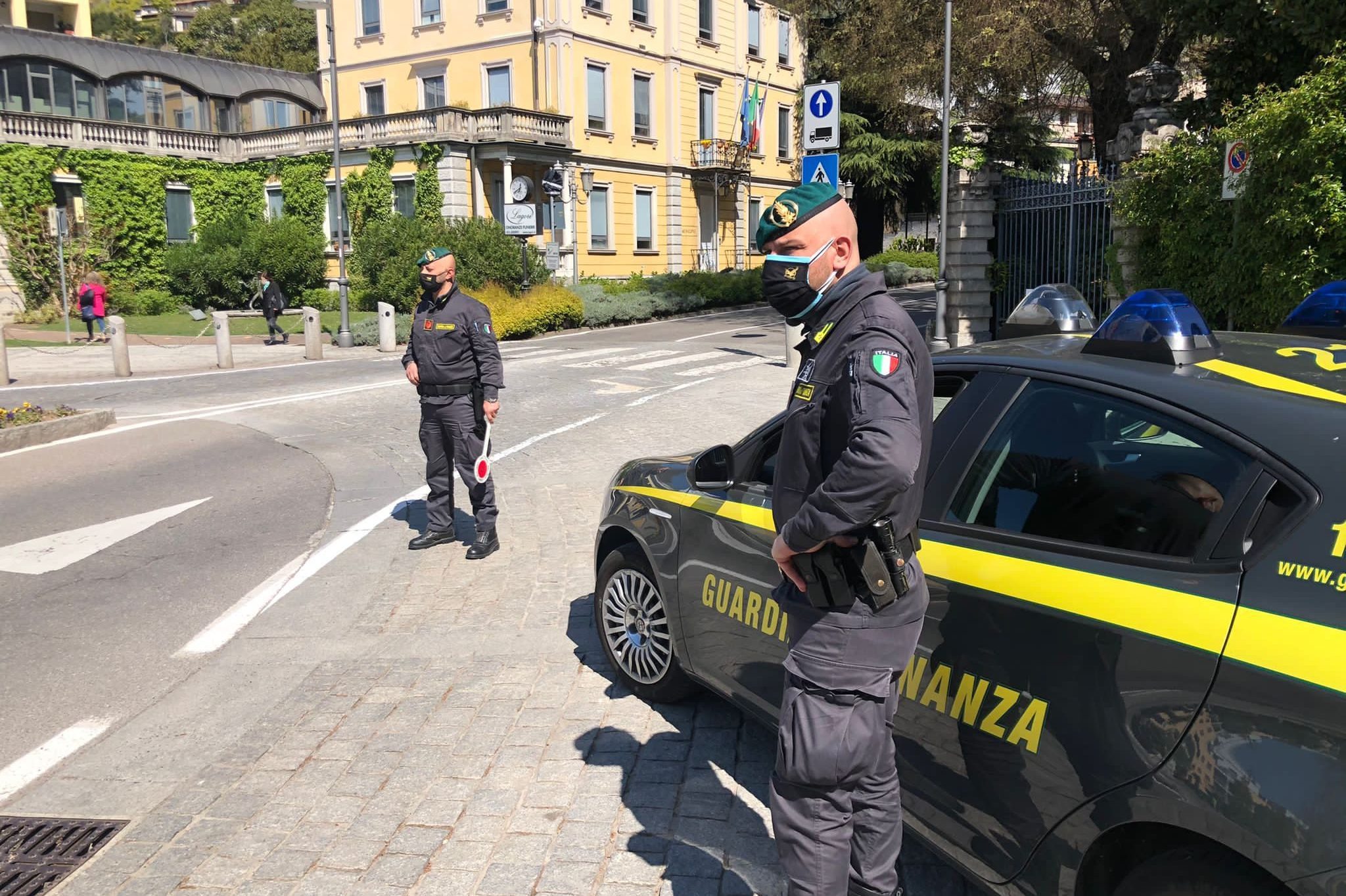 Como: lavoravano in nero in un bar, sospesa l'attività commerciale - Vimarsana News