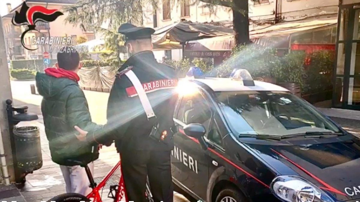 Alessandro, lo studente-investigatore che ritrova la sua bici su Internet:  recuperata dai carabinieri