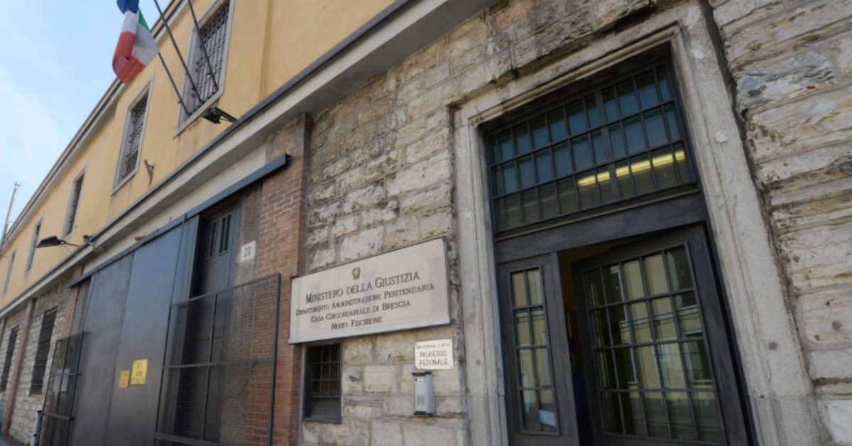 Orologio Da Detenuto Con Cassa Trasparente – Ammesso In Carcere – Batteria E Portachiavi Inclusi (Art. 9 Verde)