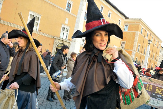 Foligno, Befana Volante dei vigili del fuoco Foligno, Befana Volante dei vigili del fuoco