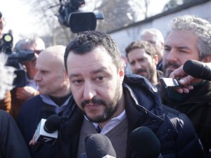 Reddito di cittadinanza in Lombardia, c'è il sì anche di Salvini: "Ma solo agli italiani"