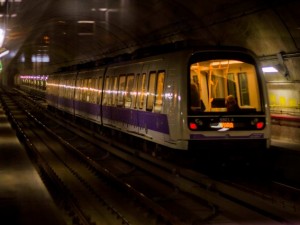 Verifiche delle autorità alla stazione metro di Portello: breve stop per la M5 tra Tre Torri e Lotto