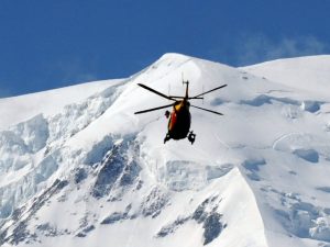 Incidente in montagna, due escursionisti precipitano al passo della Presolana: morti