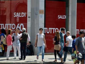 Milano, i saldi estivi 2016 cominciano il 2 luglio