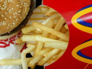 Milano, McDonald's inaugura il servizio a domicilio: l'hamburger arriva comodamente a casa